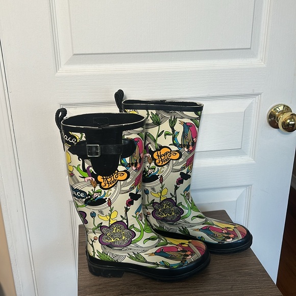 THE SAK WOMEN. WINTER BOOTS ART PRINTS PATTERNS PEACE in size 8 - Picture 2 of 9